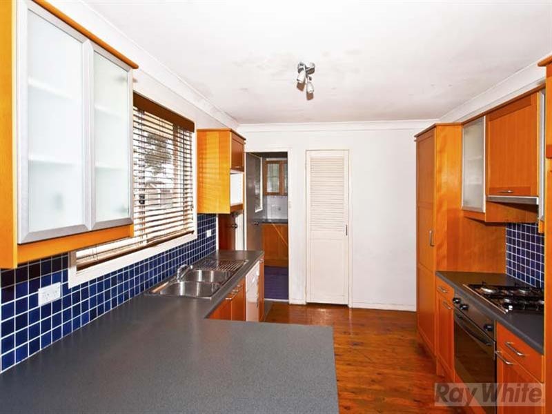 34 Lawley Street, Bossley Park NSW 2176