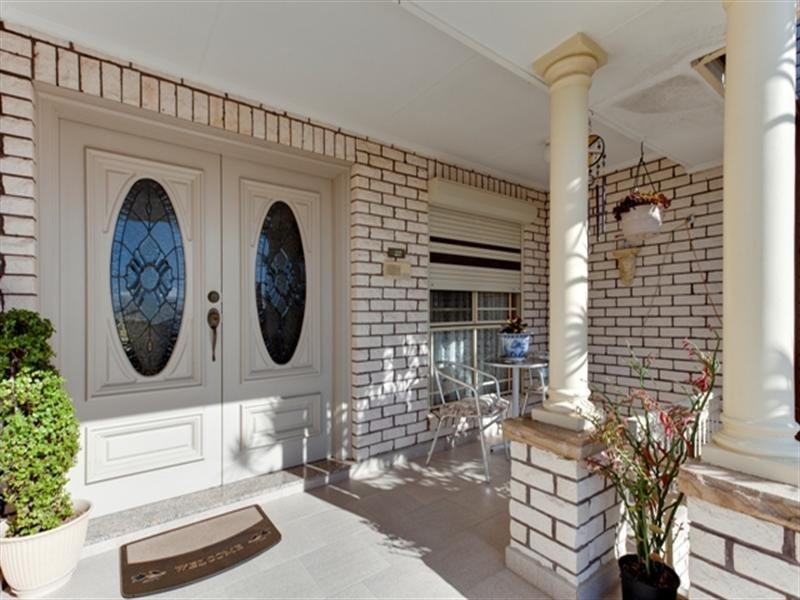 12 Weeroona Road, Edensor Park NSW 2176