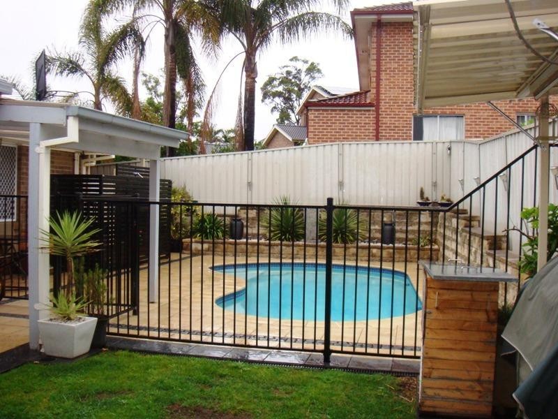 8 Procter Close, Abbotsbury NSW 2176