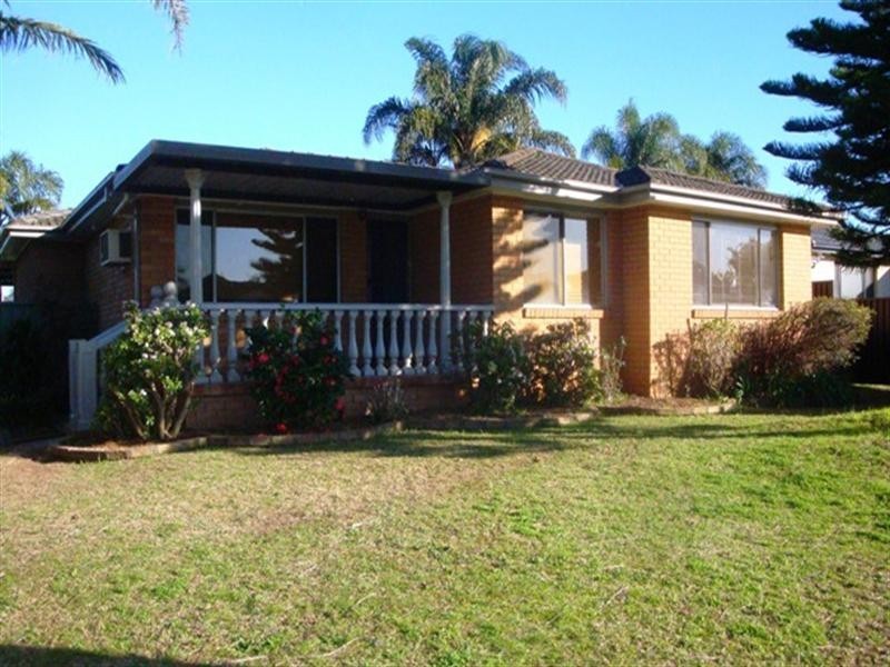 1 Agnew Close, Bossley Park NSW 2176