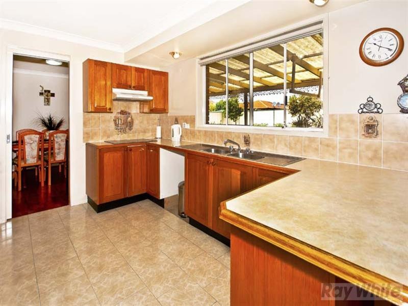 9 Mohawk Crescent, Greenfield Park NSW 2176