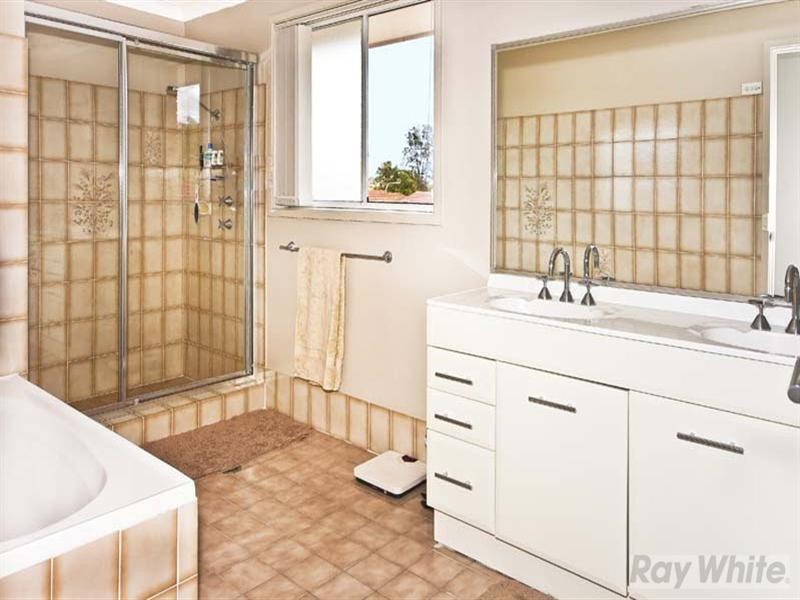 9 Mohawk Crescent, Greenfield Park NSW 2176