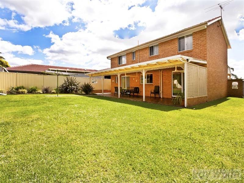 9 Mohawk Crescent, Greenfield Park NSW 2176
