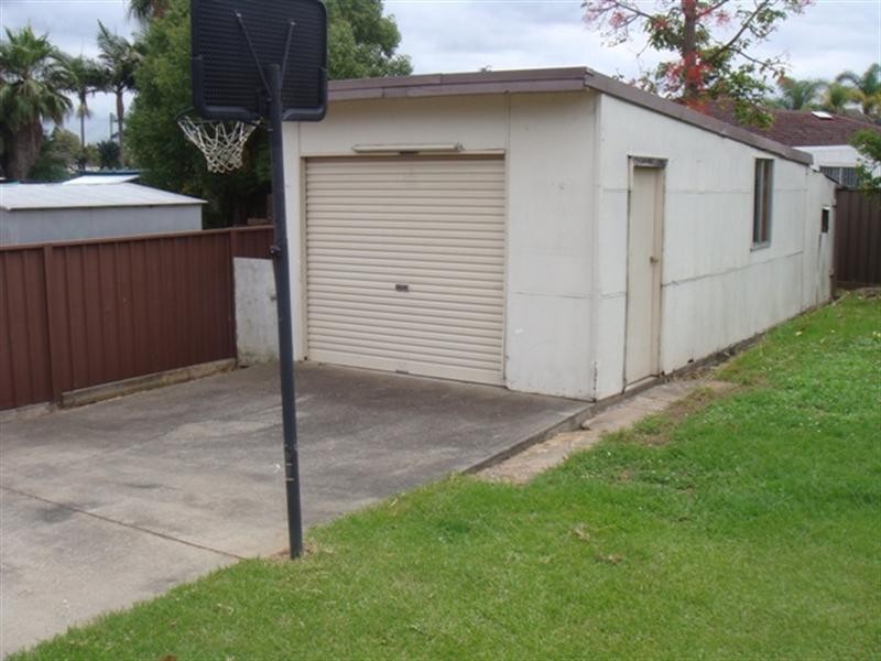 Fairfield West NSW 2165