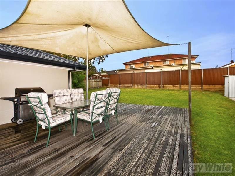 100 Keppel Circuit, Hinchinbrook NSW 2168