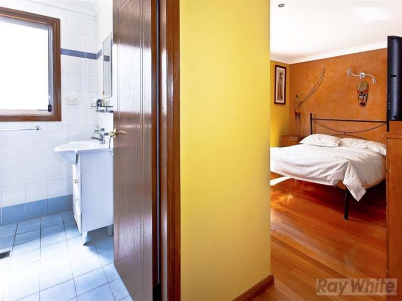 2 Coen Close, Bossley Park NSW 2176