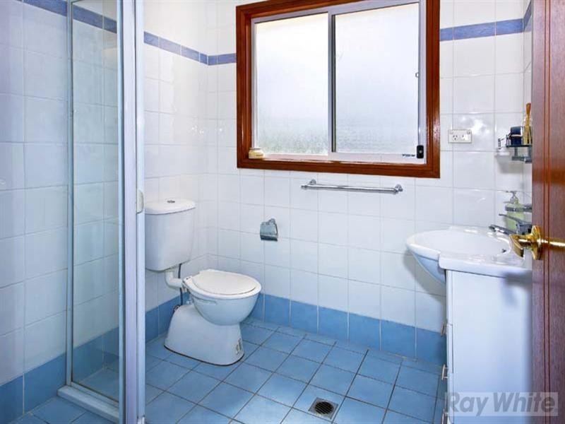 2 Coen Close, Bossley Park NSW 2176