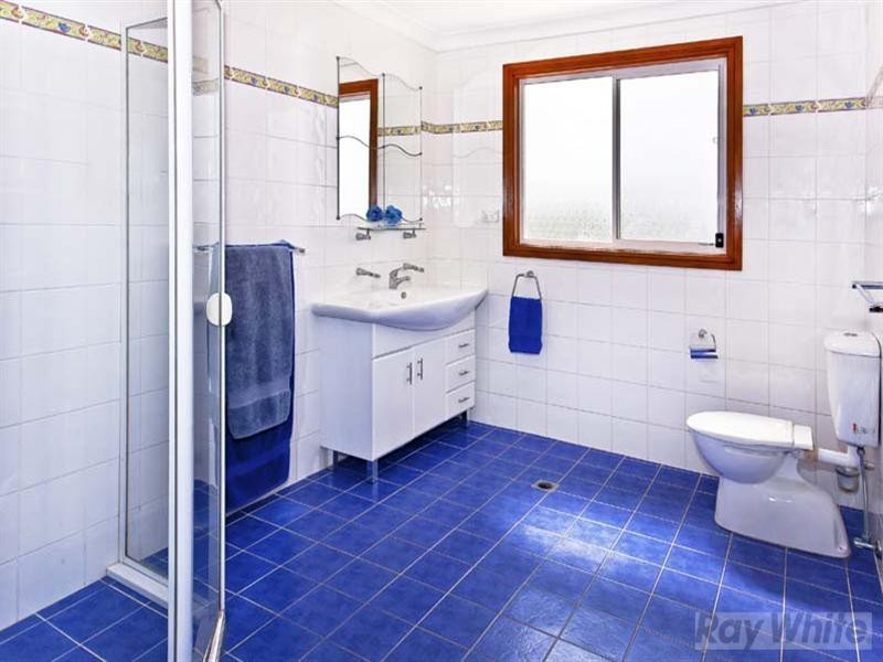 2 Coen Close, Bossley Park NSW 2176