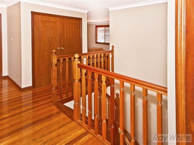 2 Coen Close, Bossley Park NSW 2176