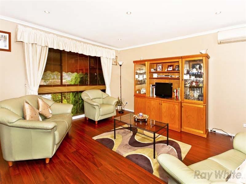 4 Bossley Road, Bossley Park NSW 2176