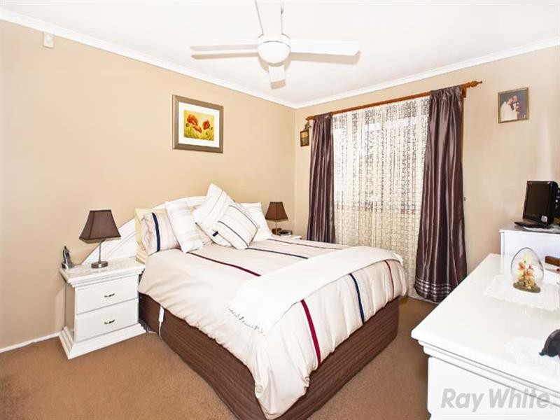 4 Bossley Road, Bossley Park NSW 2176