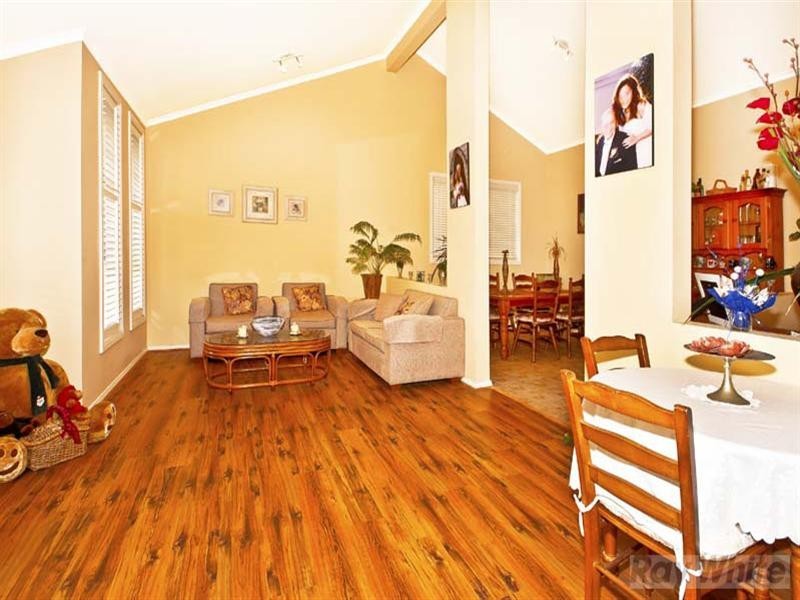 8 Rene Place, Cecil Hills NSW 2171