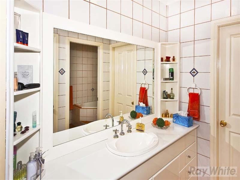 8 Rene Place, Cecil Hills NSW 2171