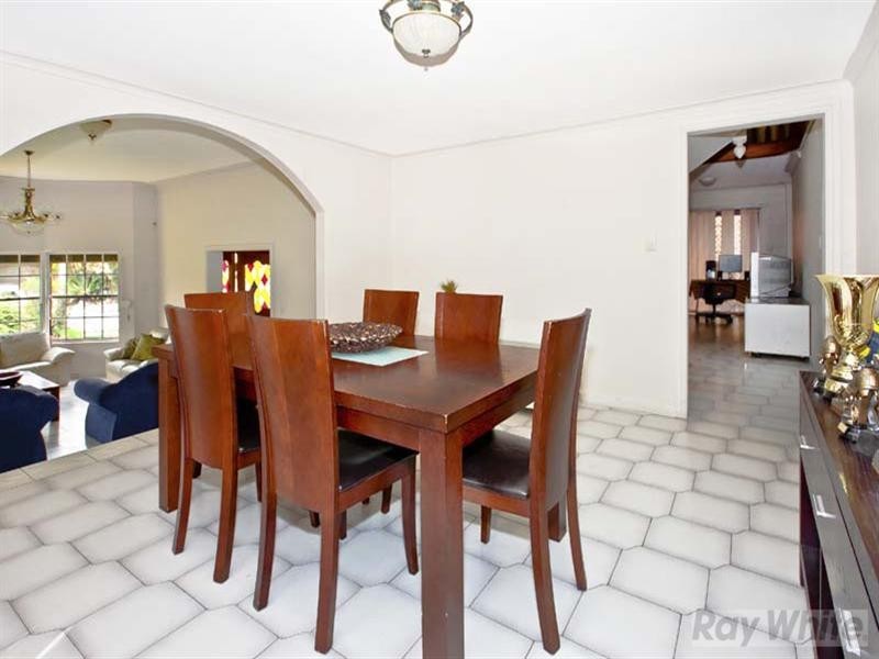 3 Yarra Place, St Johns Park NSW 2176