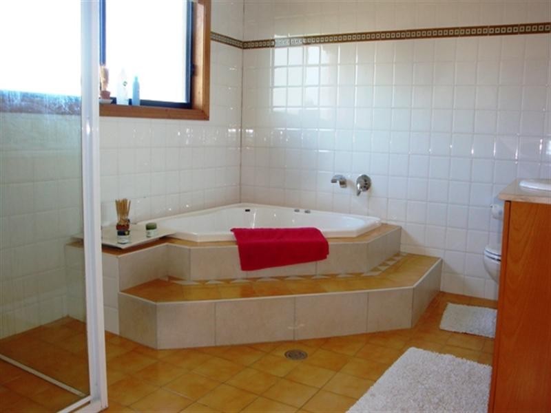 4 Rabaul Close, Bossley Park NSW 2176