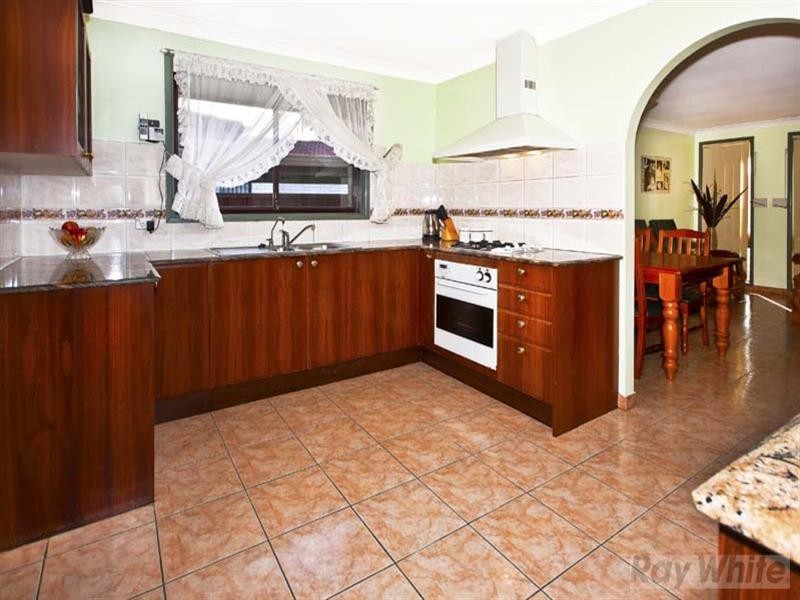 306 Prairievale Road, Prairiewood NSW 2176