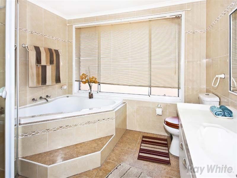 18 Kingfisher Avenue, Hinchinbrook NSW 2168