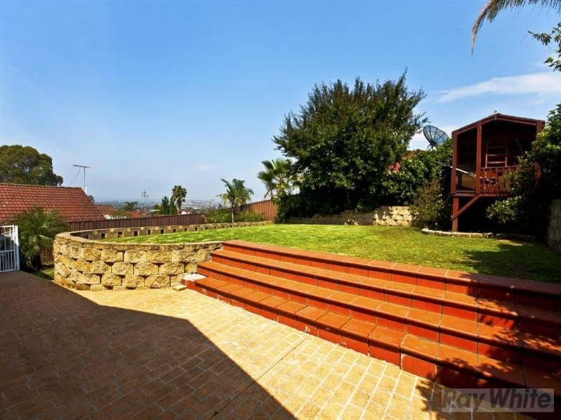 18 Kingfisher Avenue, Hinchinbrook NSW 2168