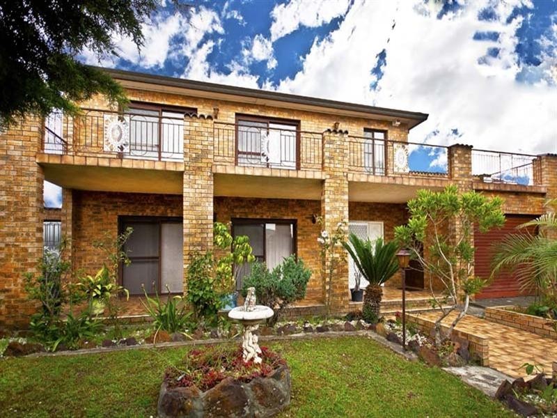 25 Cootha Close, Bossley Park NSW 2176