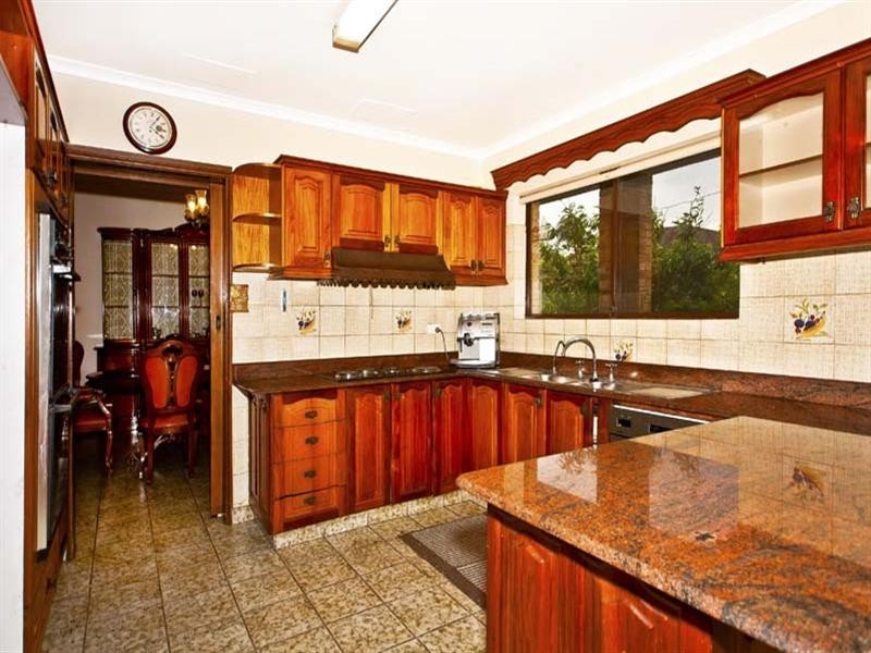 25 Cootha Close, Bossley Park NSW 2176