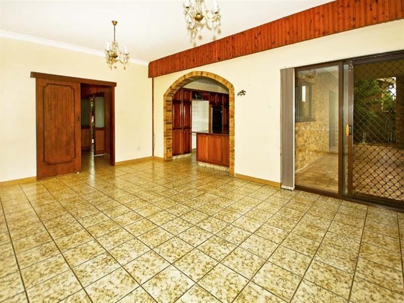 25 Cootha Close, Bossley Park NSW 2176