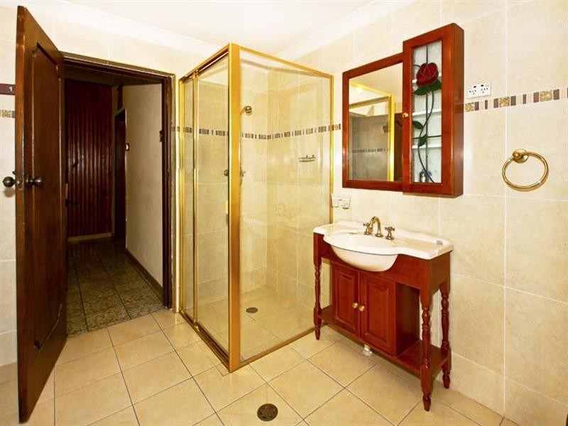 25 Cootha Close, Bossley Park NSW 2176