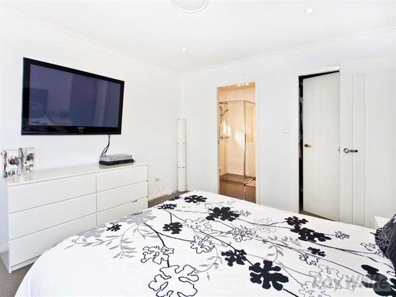 16 Bangalow Place, Hoxton Park NSW 2171