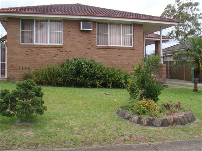 16 Binyon Close, Wetherill Park NSW 2164