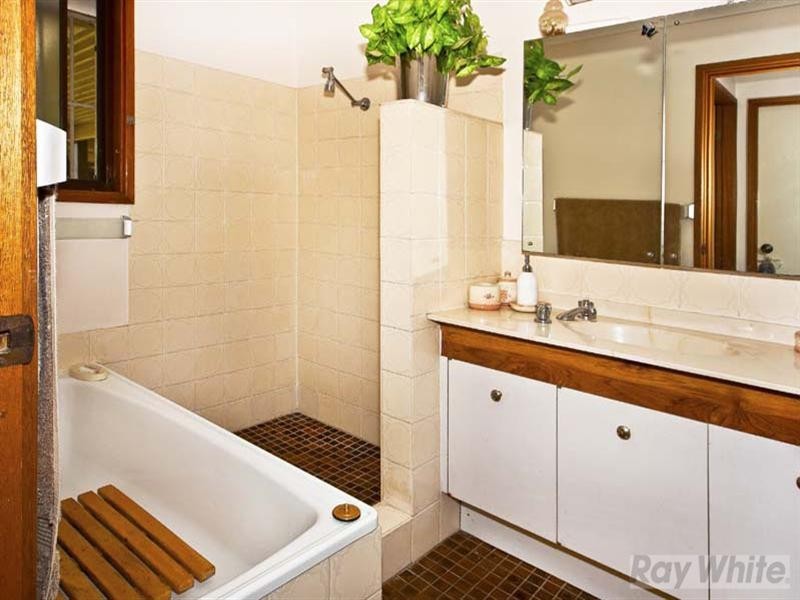 20 Bettong Crescent, Bossley Park NSW 2176