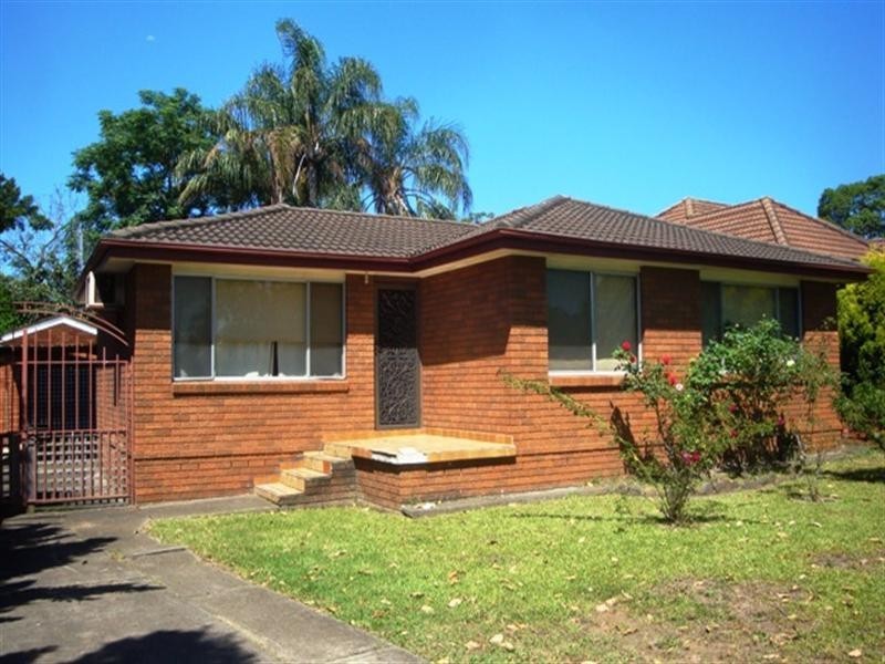 11 Westwood Street, Prairiewood NSW 2176
