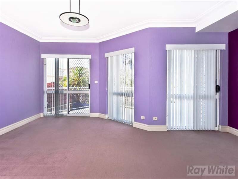 4 Brewon Close, Bossley Park NSW 2176