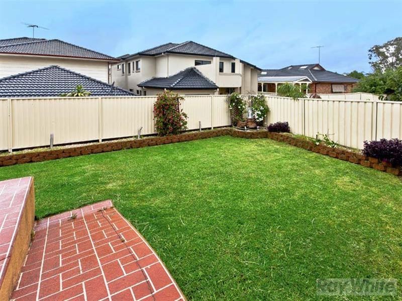 5 Christabel Place, Cecil Hills NSW 2171