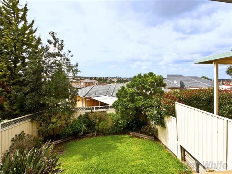1/19 Davina Crescent, Cecil Hills NSW 2171