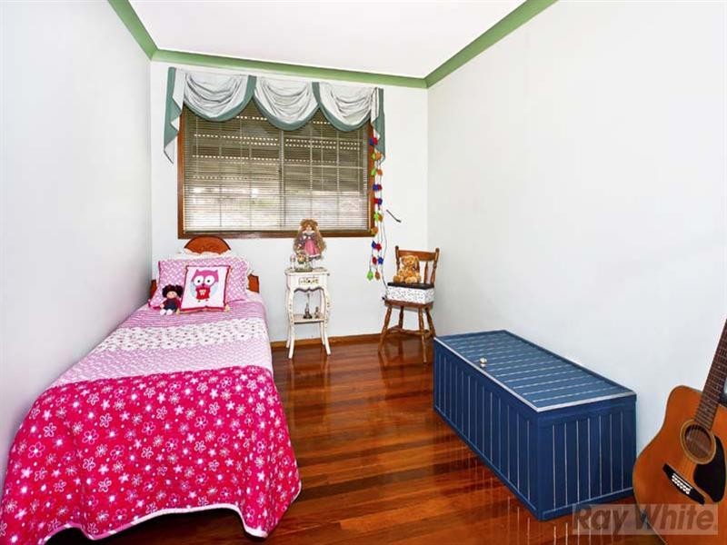 2 Borneo Court, Bossley Park NSW 2176