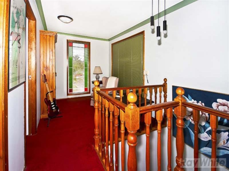 2 Borneo Court, Bossley Park NSW 2176