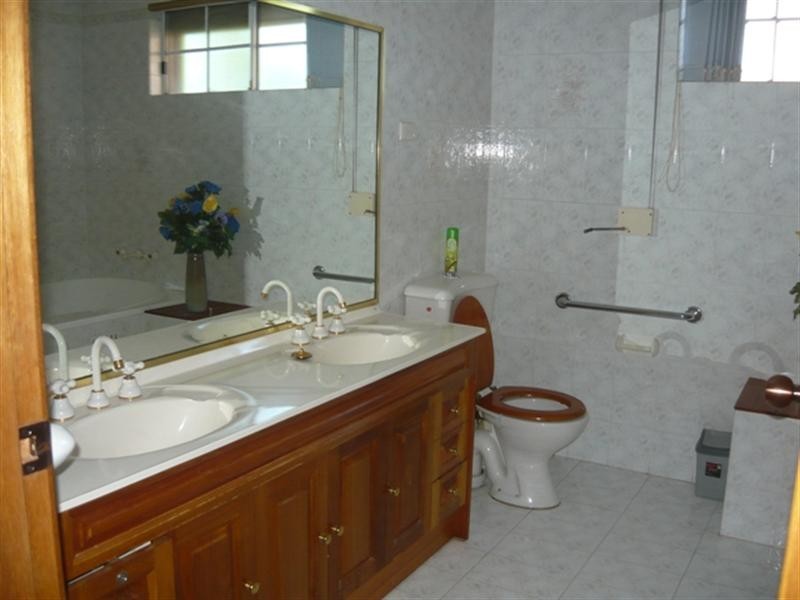 17 Hanwood Close, Edensor Park NSW 2176