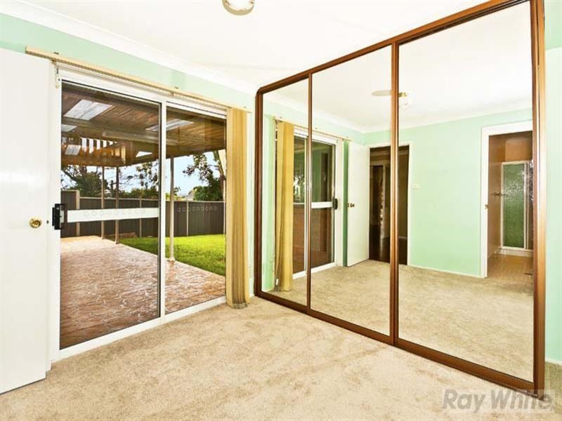 6 Citrine Close, Bossley Park NSW 2176