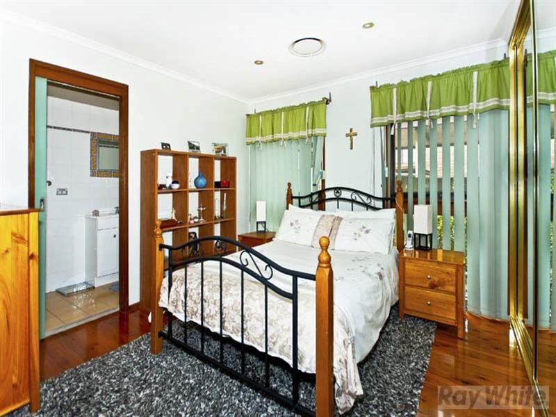 11 Serpentine Street, Bossley Park NSW 2176