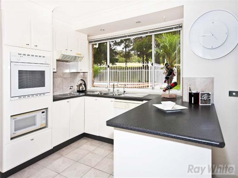 9 Usher Close, Abbotsbury NSW 2176