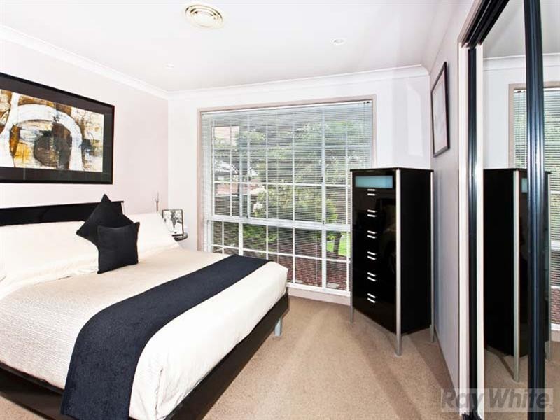 9 Usher Close, Abbotsbury NSW 2176