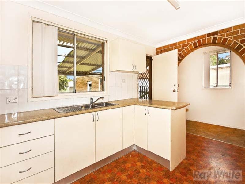 14 Westwood Street, Prairiewood NSW 2176