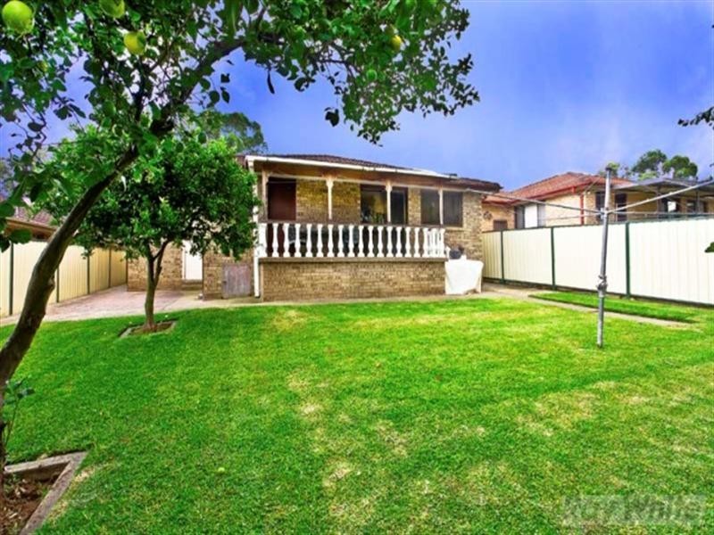 18 Waygara Avenue, Green Valley NSW 2168