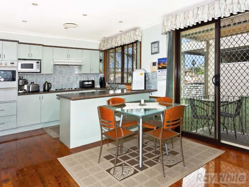 11 Serpentine Street, Bossley Park NSW 2176