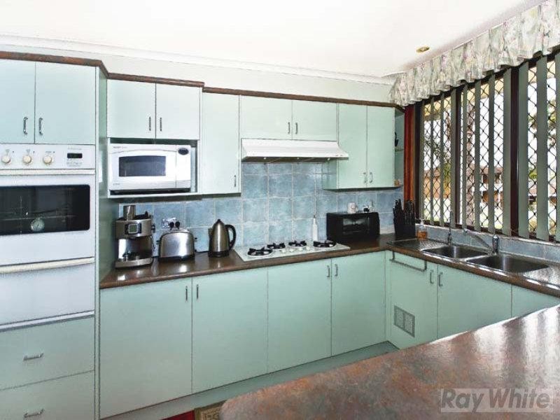 11 Serpentine Street, Bossley Park NSW 2176