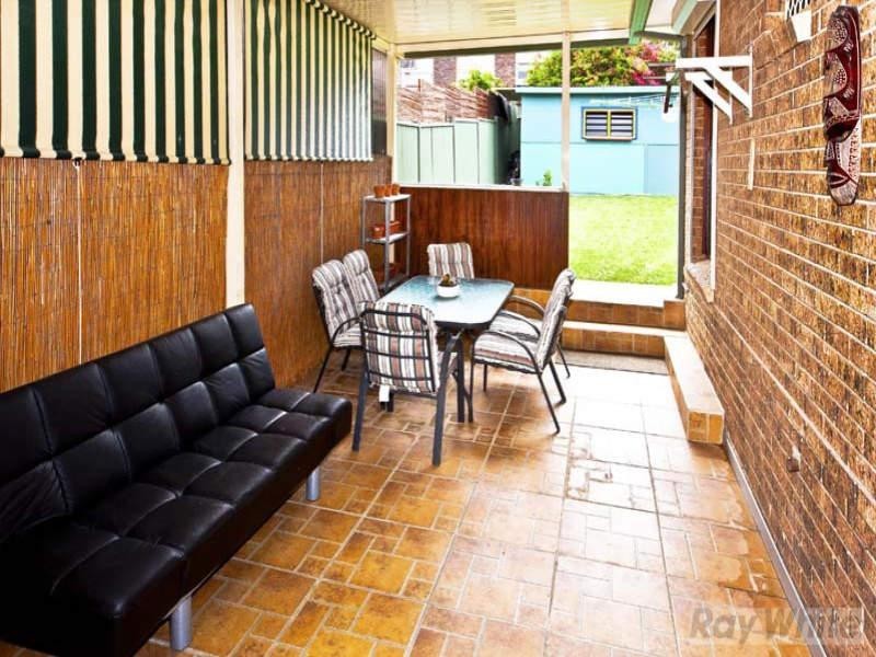 11 Serpentine Street, Bossley Park NSW 2176