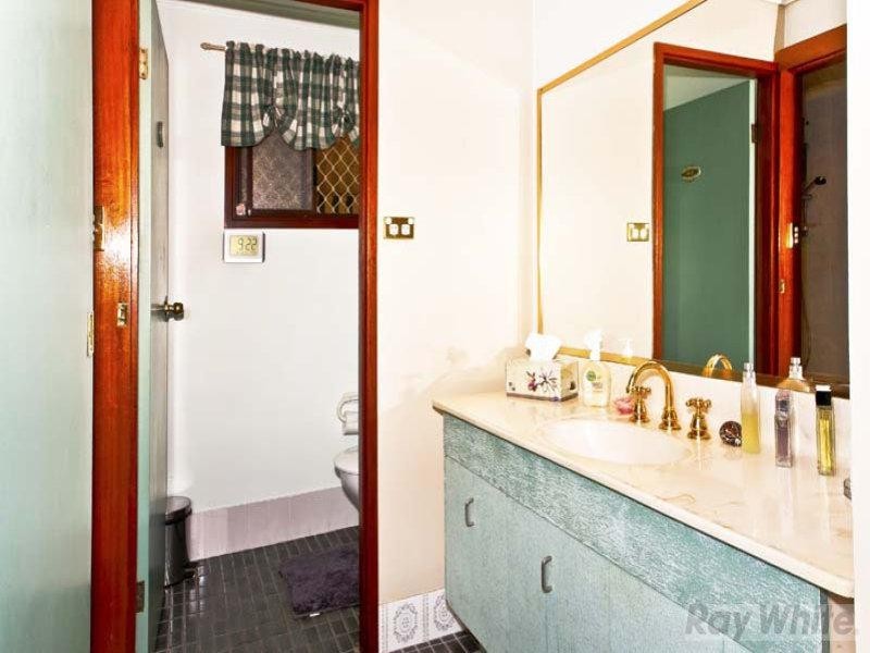 11 Serpentine Street, Bossley Park NSW 2176