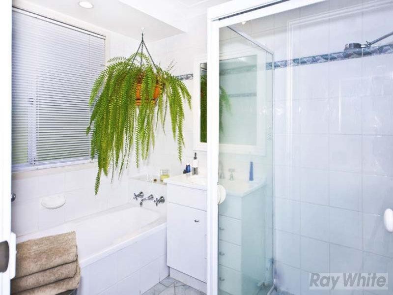 9 Usher Close, Abbotsbury NSW 2176