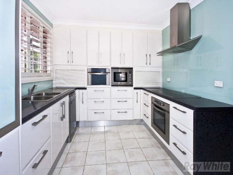 2 Borneo Court, Bossley Park NSW 2176