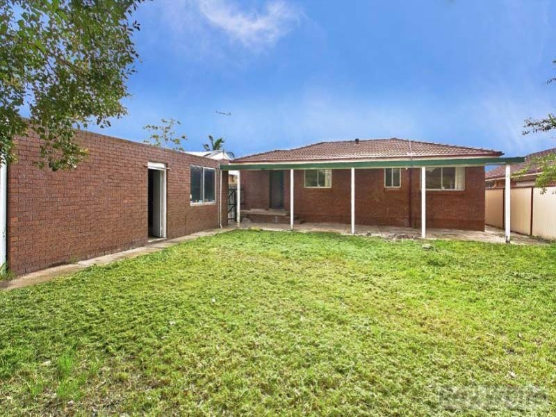 14 Westwood Street, Prairiewood NSW 2176