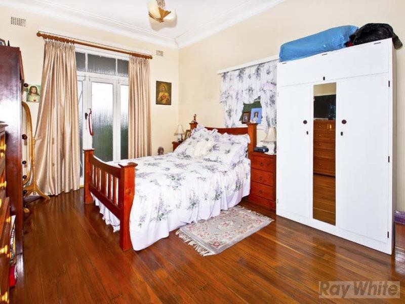 2 Quarry Road, Bossley Park NSW 2176